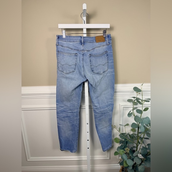 American Eagle Men’s AirFlex+ Distressed Athletic Jeans Size 29x30 - Picture 2 of 7